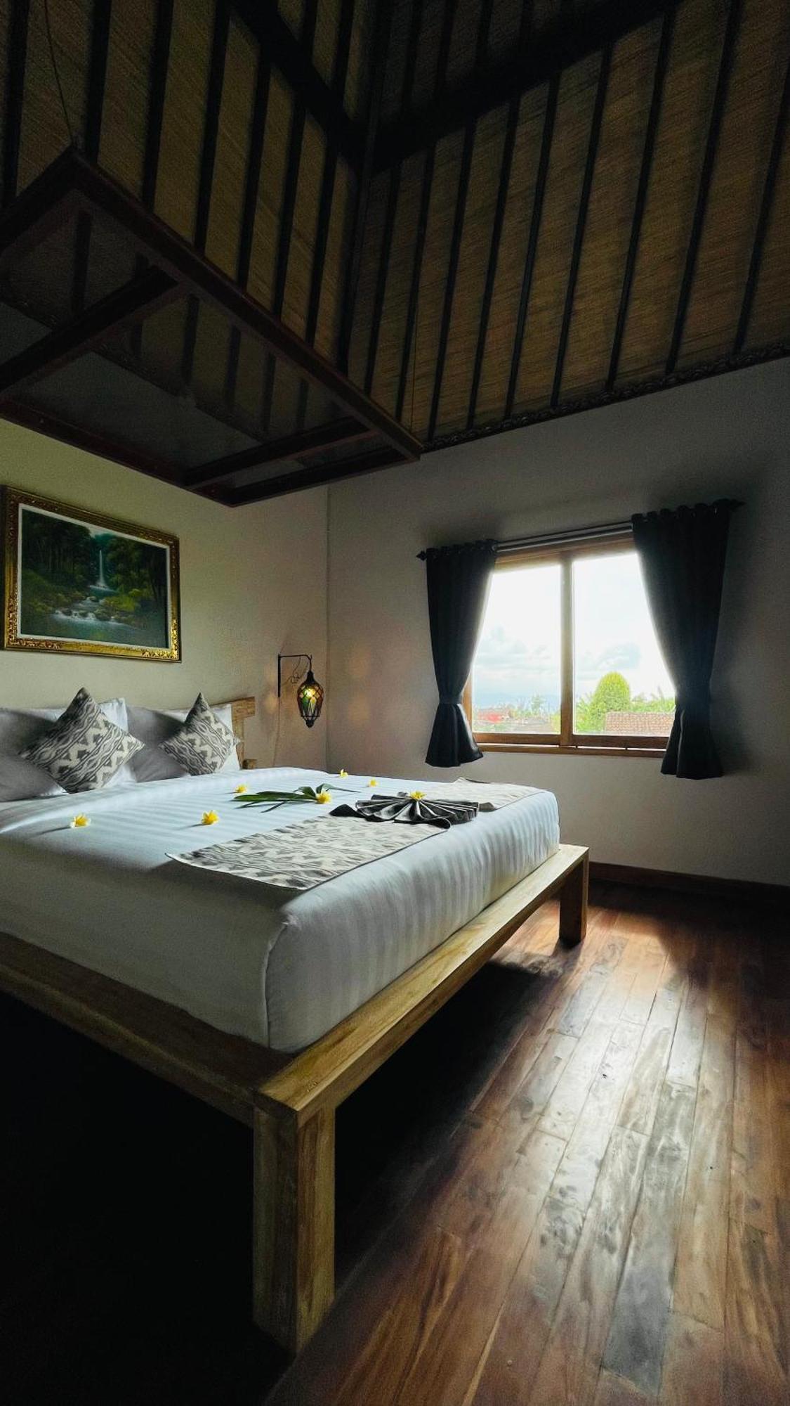 Sri Lestari Banyuatis Villa Munduk Exteriör bild